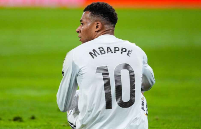 Ảnh bài viết HLV Arbeloa lo lắng về chấn thương của Kylian Mbappe