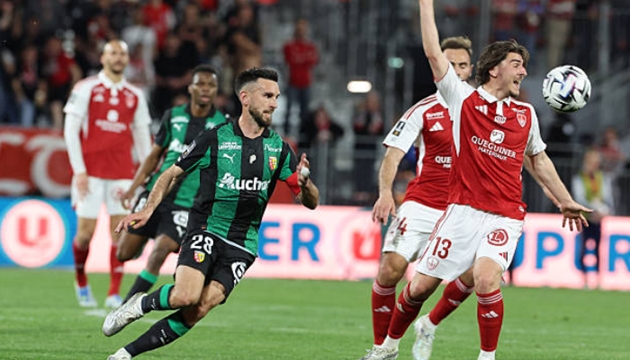 Brest đánh mất chiến thắng trước một Lens chơi bản lĩnh và quyết tâm.