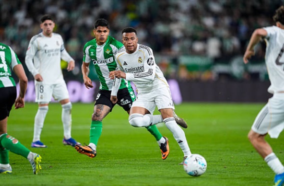 Ảnh bài viết CĐV vây xe buýt, chửi bới dàn sao Real sau trận hòa Betis