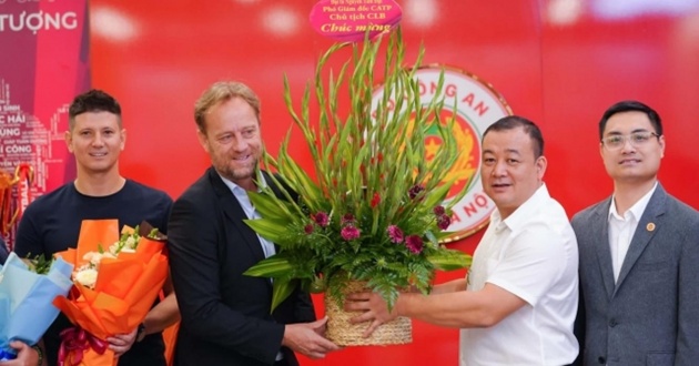 Mano Polking sẽ ở lại CAHN đến năm 2028