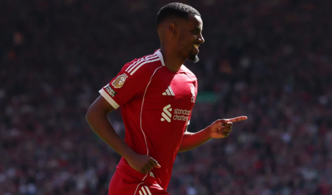 Slot phải tìm cách khai thác tài năng của Isak.