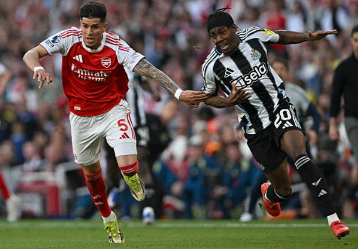 Ảnh bài viết Lá chắn thép Piero Hincapie giúp Arsenal bảo vệ ngôi đầu