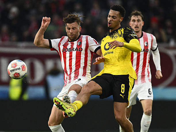 Dortmund cần phải sớm tìm lại phong độ.