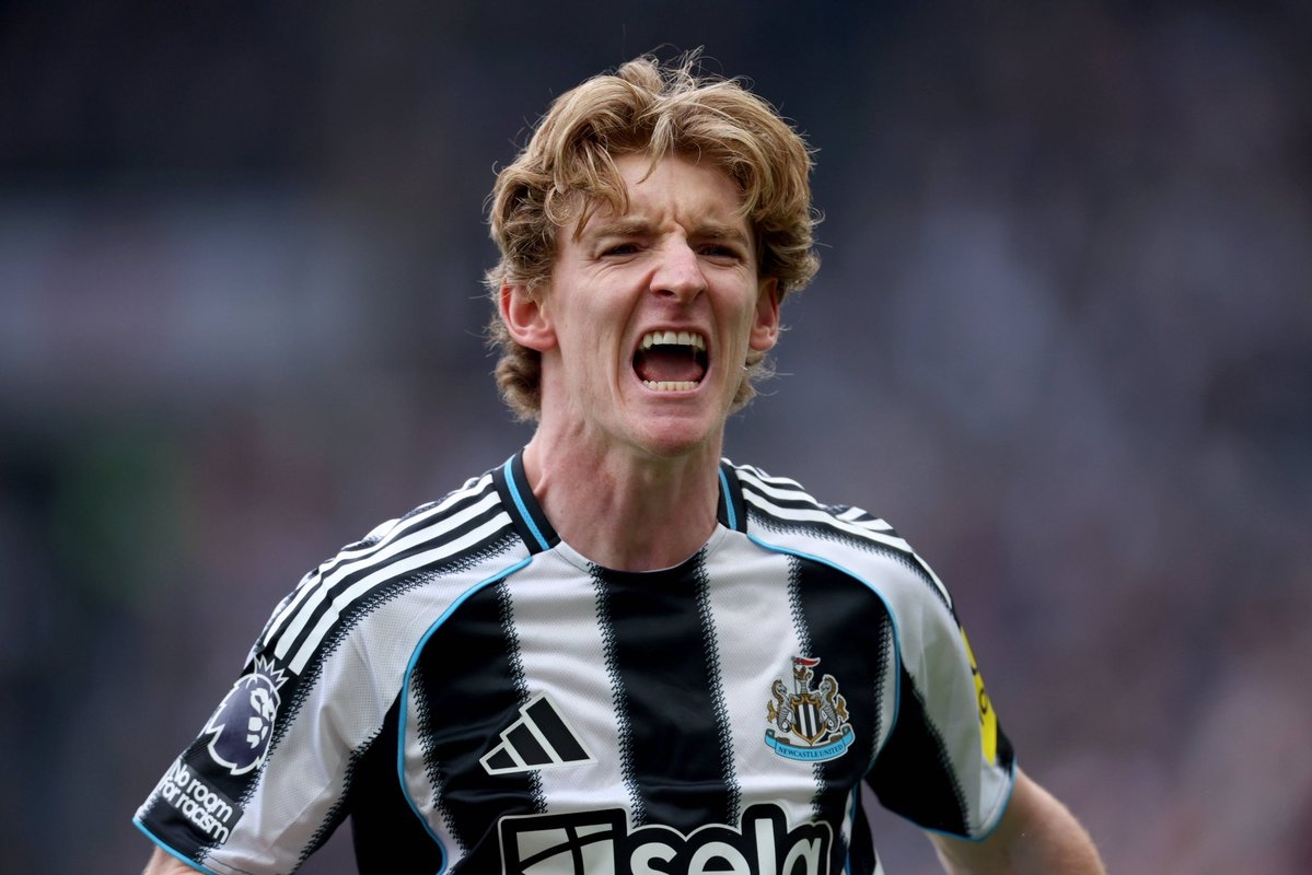 Ảnh bài viết Sếp lớn Bayern phản hồi tin đồn mua Anthony Gordon