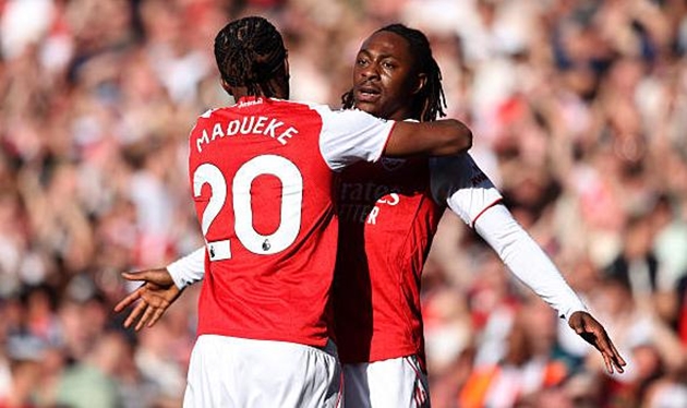 Arsenal nhọc nhằn đánh bại Newcastle United để thể hiện bản lĩnh.