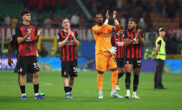 AC Milan vẫn giữ được vị trí thứ 3 trên bảng xếp hạng Serie A.