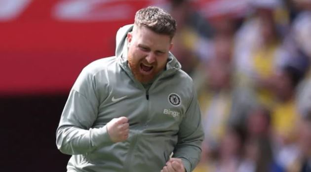 Calum McFarlane tự tin đối đầu Man City.