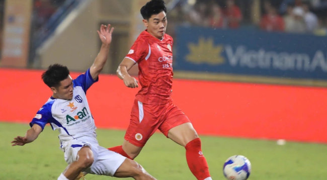 Đình Bắc tỏa sáng cho CAHN.