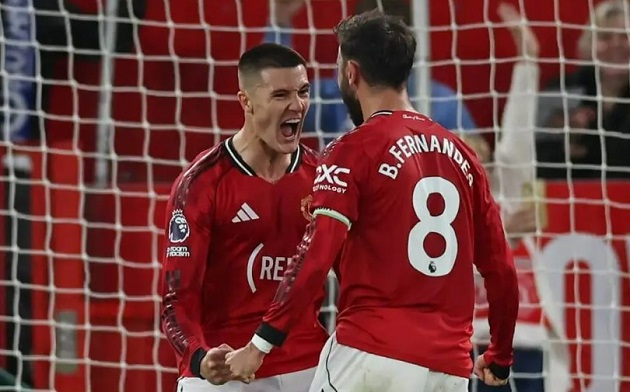 Fernandes kiến tạo cho Sesko ghi bàn.