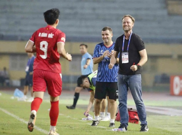 Ảnh bài viết HLV Polking đếm ngược ngày giải cơn khát danh hiệu VĐQG