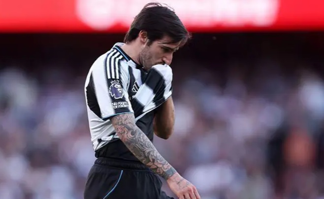 Giấc mơ của Newcastle sớm hóa ''tro tàn''.