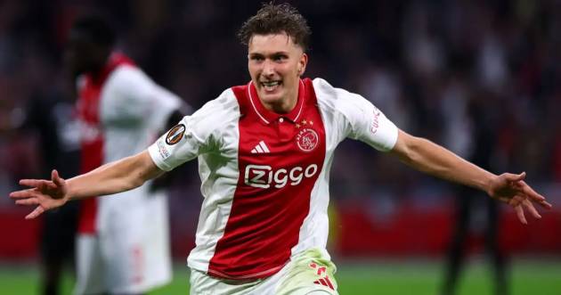 Man United đang theo dõi sát sao tài năng trẻ Mika Godts.