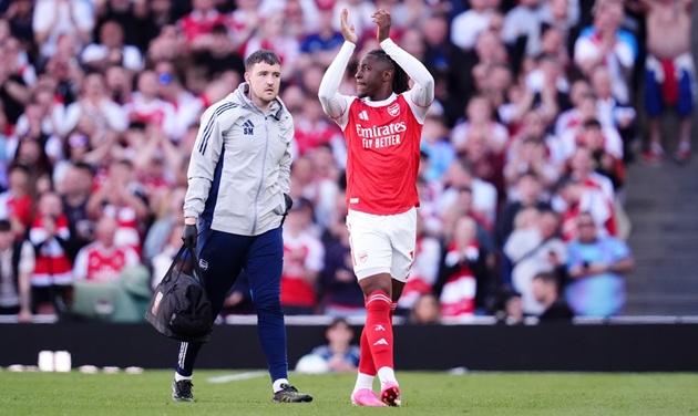 Ảnh bài viết Eze cùng Calafiori tái xuất trên sân tập Arsenal