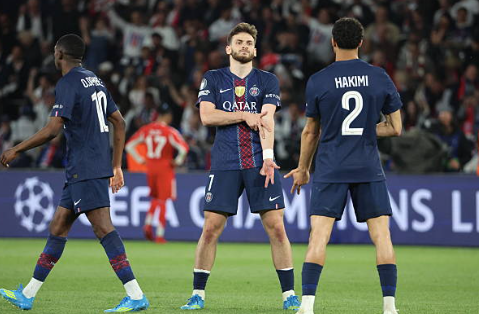 Khvicha Kvaratskhelia (8.5 điểm): Ngôi sao người Georgia tiếp tục chứng minh tại sao anh là trụ cột không thể thay thế. Với cú đúp bàn thắng và những pha đi bóng lắt léo khiến hàng thủ Bayern khốn đốn, anh chính là chìa khóa mở ra chiến thắng cho đại diện nước Pháp.

Ousmane Dembele (9.0 điểm): Cầu thủ xuất sắc nhất trận đấu. Sau pha bỏ lỡ đáng tiếc đầu trận, Dembele đã bùng nổ mạnh mẽ với một cú đúp bàn thắng (bao gồm một quả phạt đền) cùng một pha kiến tạo từ quả phạt góc cho Neves. Sự biến ảo và tốc độ của anh là nỗi ác mộng thường trực cho Alphonso Davies.