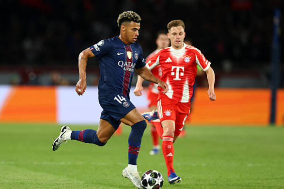 Desire Doue (7.9 điểm): Dù không trực tiếp ghi bàn nhưng Doue là nhân tố cực kỳ quan trọng trong lối chơi phản công của PSG. Anh sở hữu hai đường kiến tạo dọn cỗ cho Kvaratskhelia và Dembele lập công, đồng thời luôn đặt hàng thủ đối phương vào trạng thái báo động bằng khả năng rê dắt lắt léo.