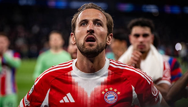 Tiền đạo cắm: Harry Kane – 7.7 Ngôi sao sáng nhất của Bayern trận này với màn trình diễn đẳng cấp thế giới. Kane thực hiện thành công quả phạt đền ở phút 17 và sở hữu đường kiến tạo tinh tế cho Luis Diaz ghi bàn. Sự nhạy bén và khả năng dẫn dắt hàng công của anh là lý do giúp Bayern vẫn còn hy vọng ở trận lượt về.