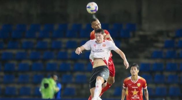 Ảnh bài viết Cầu thủ Việt kiều Anh Lee Williams gây sốt tại V.League