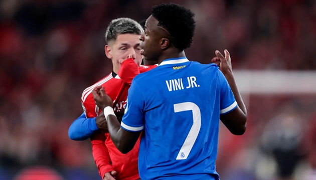 Ảnh bài viết FIFA áp dụng 2 luật thẻ đỏ mới đầy tranh cãi tại World Cup