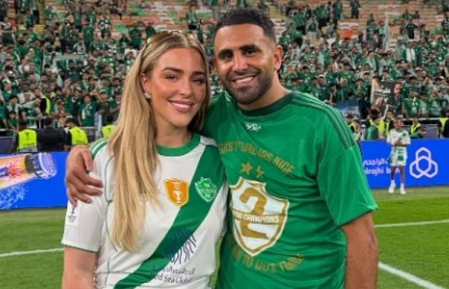 Ảnh bài viết Mahrez chi tiền tặng Rolex cho toàn đội Al Ahli