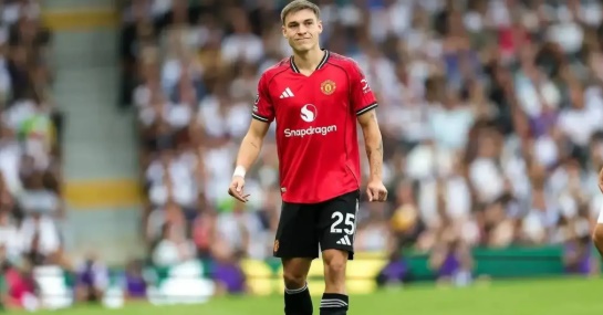 Ugarte không còn chỗ đứng trong đội hình Man Utd.