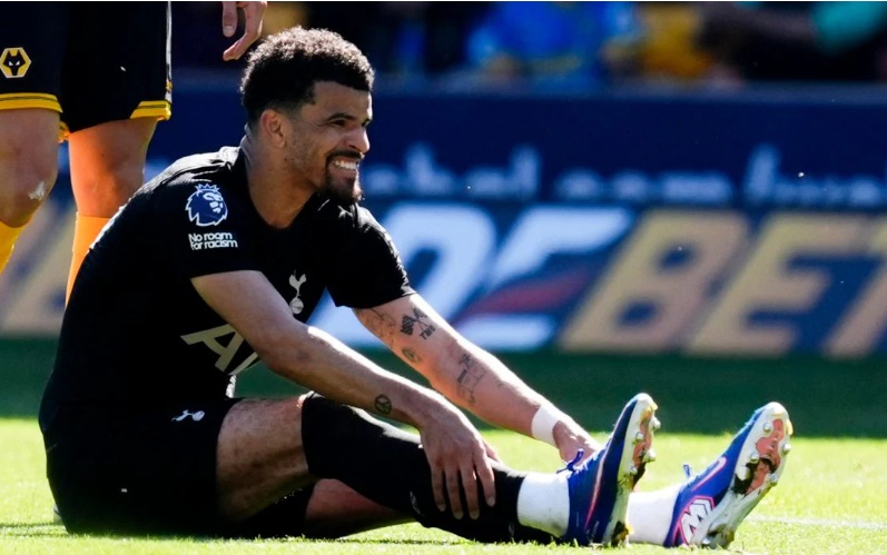 Solanke dính chấn thương đúng vào ngay thời điểm Spurs cần anh nhất.