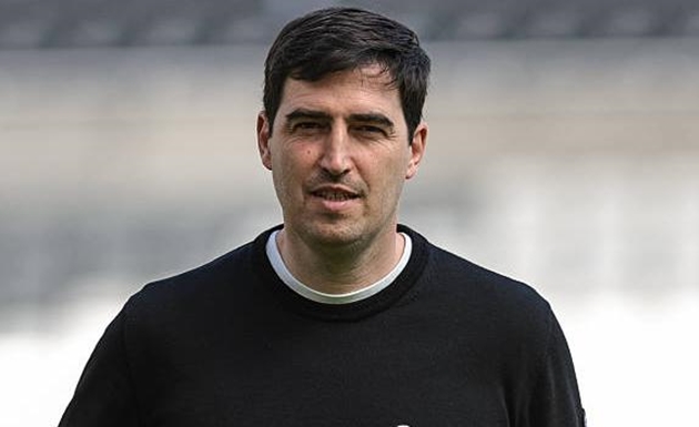 Chelsea có nên vội vàng với Andoni Iraola?