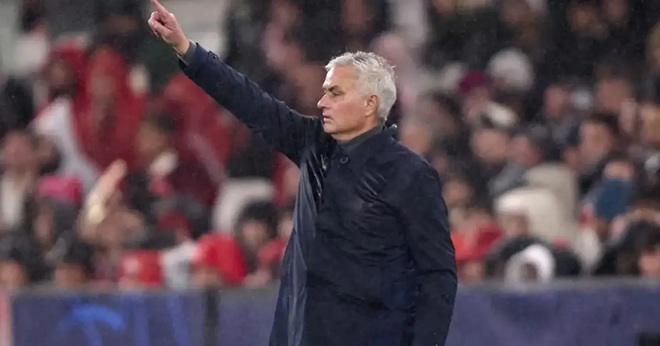 Mourinho khả năng sẽ ở lại Benfica.