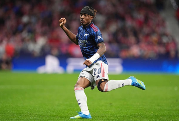 Tiền đạo phải: Noni Madueke - 6.6 điểm Madueke khởi đầu đầy hứa hẹn với những pha đi bóng tốc độ bên cánh phải. Anh suýt chút nữa ghi tên mình lên bảng tỷ số với cú cứa lòng sạt cột dọc trong hiệp một. Dù vậy, cầu thủ trẻ này cần duy trì sự ổn định xuyên suốt trận đấu thay vì chỉ tỏa sáng trong các khoảnh khắc lẻ tẻ.