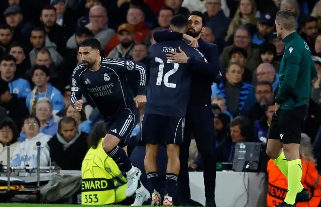 Ảnh bài viết Trent Alexander-Arnold đẩy Carvajal lên băng ghế dự bị Real