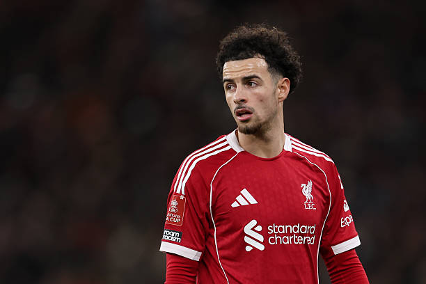 Ảnh bài viết Vì sao Curtis Jones lạc lõng tại Liverpool nhưng lại hợp với Villa?