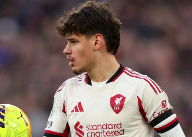 Milos Kerkez biết ơn Salah sau khi tỏa sáng ở Liverpool