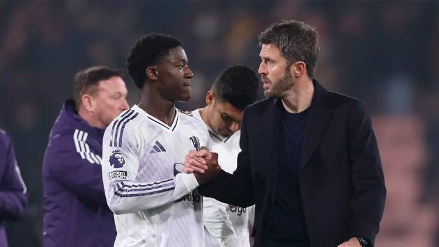 Mainoo hồi sinh ngoạn mục dưới bàn tay của HLV Carrick.