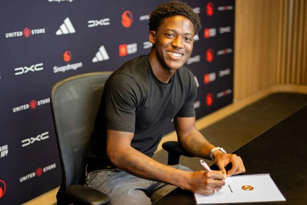 Ảnh bài viết Vượt Maguire, Mainoo vươn lên nhóm lương cao tại MU