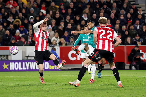 Brentford sẽ chạm trán Liverpool ở vòng cuối Ngoại Hạng Anh.