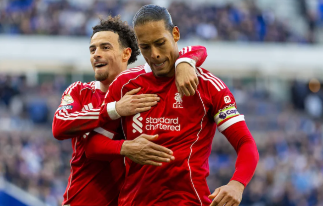Van Dijk đánh giá cao Curtis Jones.