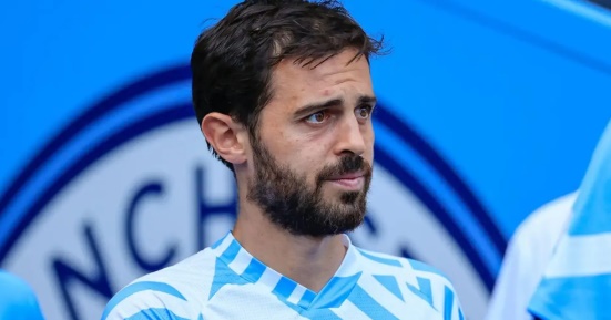 Silva có thể cập bến Barca.