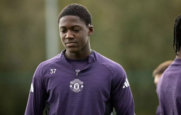 Ảnh bài viết Mainoo tiết lộ hai cái tên muốn in áo Man Utd