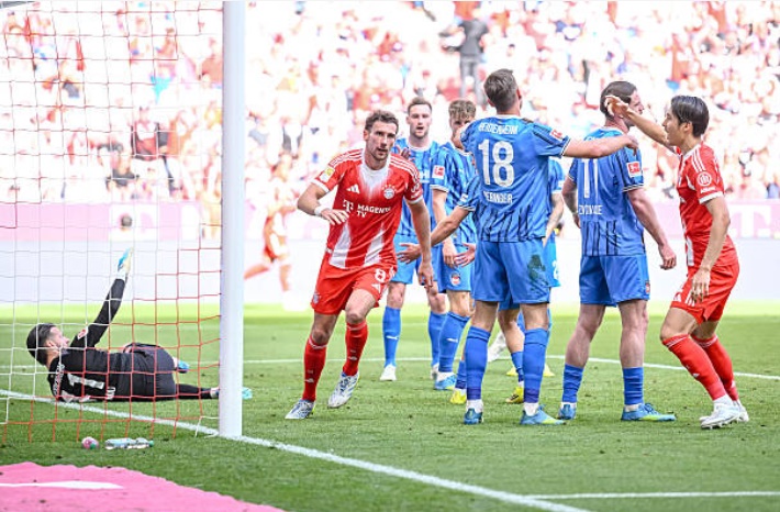 Bayern trải qua trận hòa nghẹt thở trên sân nhà.