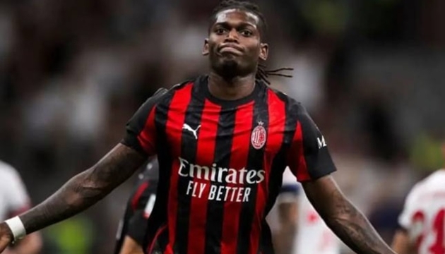 Arsenal được chào bán Rafael Leao.