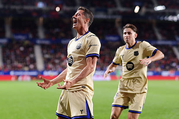 Robert Lewandowski — 7.5 điểm: Trong những ngày có thể là cuối cùng khoác áo Barcelona, Lewandowski lại ghi thêm một bàn thắng mang tính bước ngoặt nữa trong cuộc đua vô địch. Một pha dứt điểm mang tính thương hiệu từ một trong những tiền đạo vĩ đại nhất mọi thời đại.