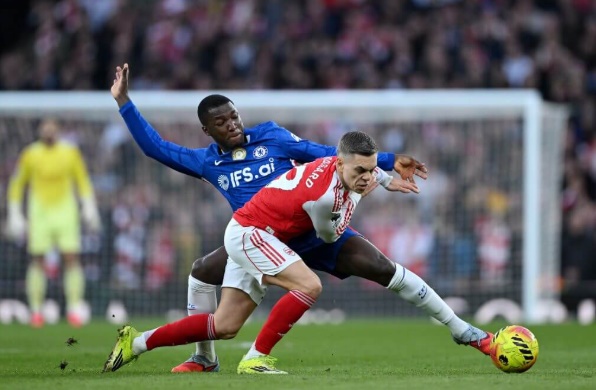 Chelsea đấu Arsenal là một trong những trận derby London hấp dẫn nhất.