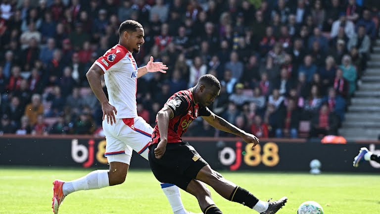 Bournemouth đã leo lên vị trí thứ 6.