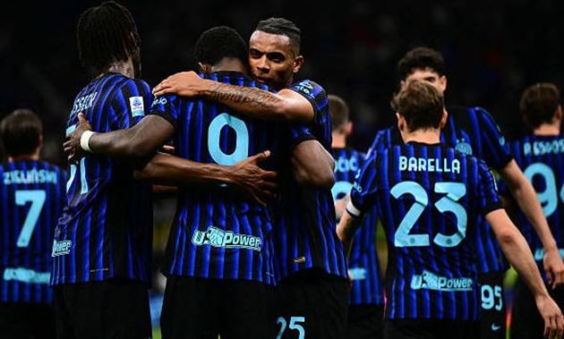 Inter Milan thắng dễ Parma trên sân nhà.