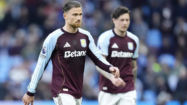 Aston Villa nhận thất bại trên sân nhà.