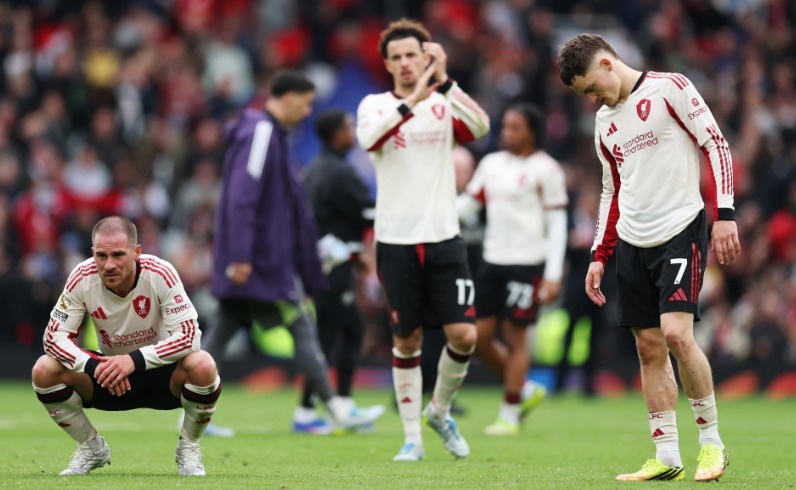 Một Liverpool ''mong manh dễ vỡ'' tại Old Trafford.