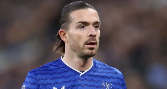 Grealish bị Man City đẩy sang Everton sau khi sa sút phong độ.
