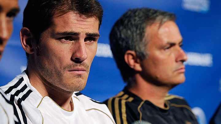 Ảnh bài viết Mourinho thà làm bạo chúa còn hơn để phòng thay đồ nổi loạn