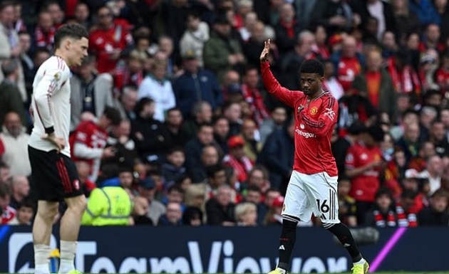 Ảnh bài viết Carrick ghi điểm, Amad khiến Man Utd lo lắng