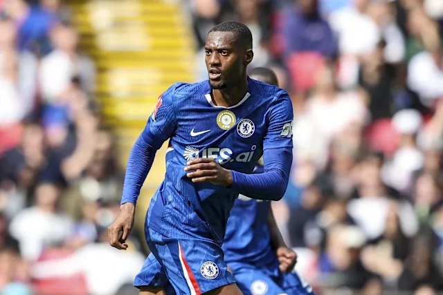 Tosin Adarabioyo (5,8): Thường xuyên làm giảm nhịp độ trận đấu mỗi khi có bóng. Bị thay ra nghỉ bởi Colwill ngay sau hiệp một.