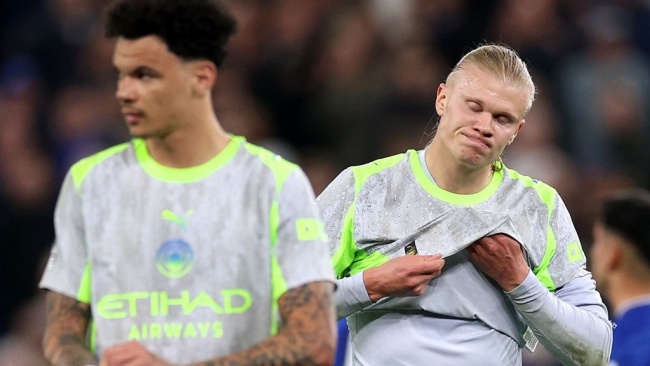 Man City hòa 3-3 Everton.